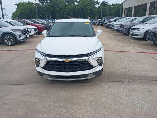 Summit White 2025 Chevrolet Blazer 2LT