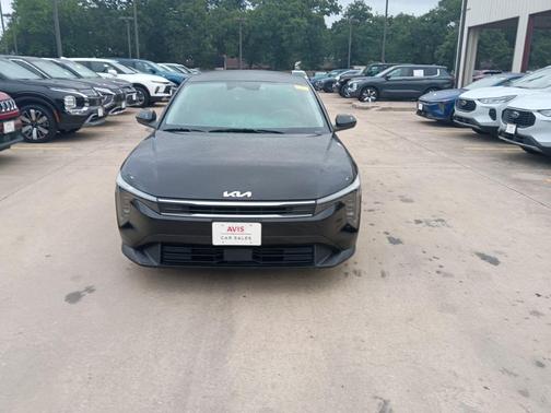 Aurora Black Pearl 2025 Kia K4 LXS