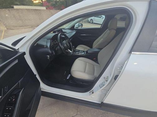 Snowflake White Pearl Mica 2025 Mazda CX-30 2.5 S Preferred Package