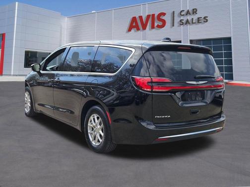 2025 Chrysler Pacifica L