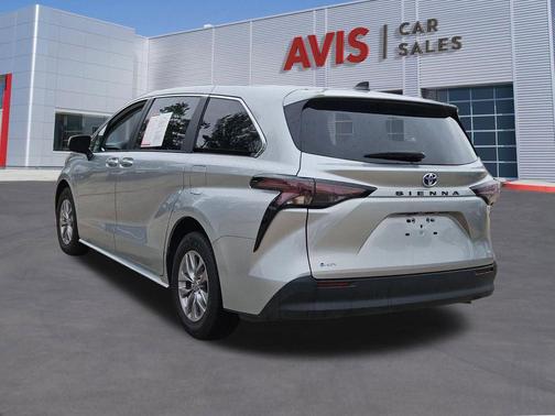 Celestial Silver Metallic 2025 Toyota Sienna LE