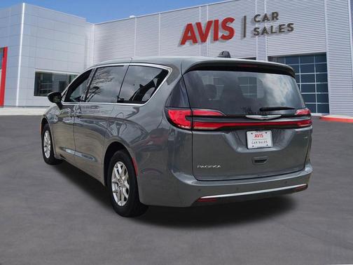 2025 Chrysler Pacifica L