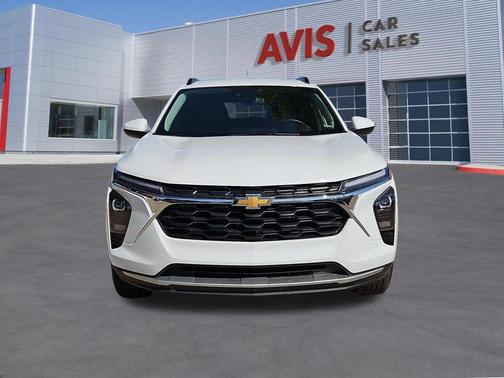 Summit White 2025 Chevrolet Trax LT