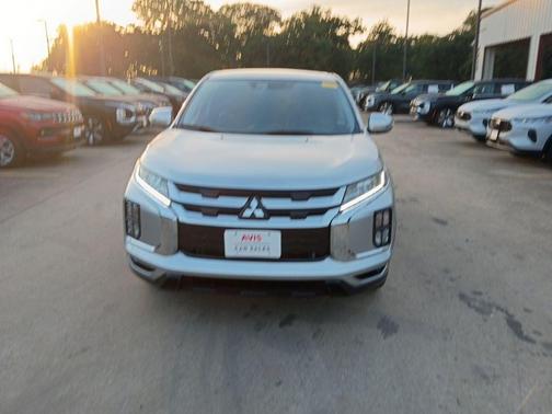 Alloy Silver Metallic 2025 Mitsubishi Outlander Sport SE