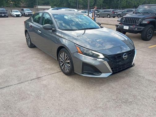 Gun Metallic 2025 Nissan Altima 2.5 SV