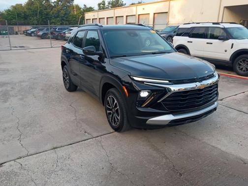 Black Metallic 2025 Chevrolet Trailblazer LT