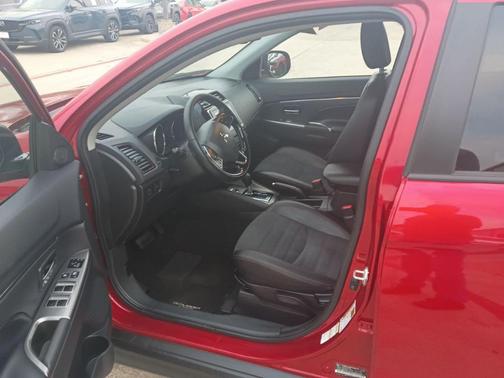 2025 Mitsubishi Outlander Sport SE