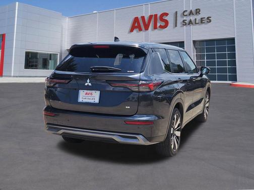 Gray 2025 Mitsubishi Outlander SE S-AWC
