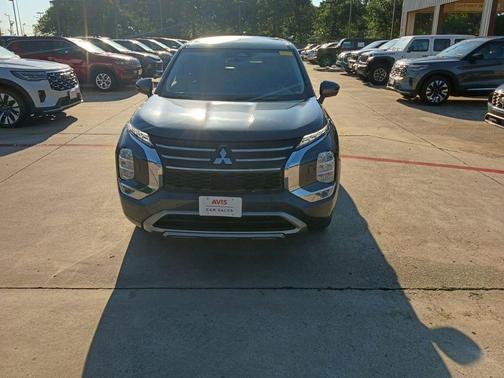 Gray 2025 Mitsubishi Outlander SE 2.5 S-AWC