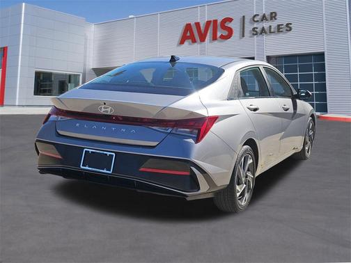 2025 Hyundai ELANTRA SEL