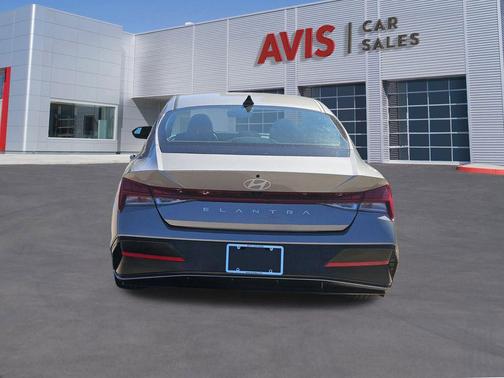 2025 Hyundai ELANTRA SEL