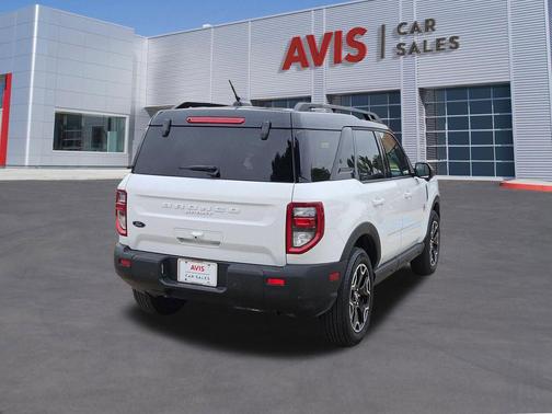 Oxford White 2025 Ford Bronco Sport Outer Banks