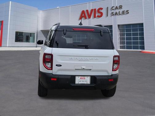 Oxford White 2025 Ford Bronco Sport Outer Banks