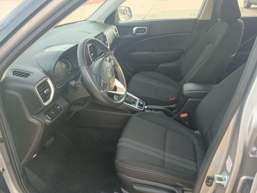 Shimmering Silver 2025 Hyundai VENUE SEL