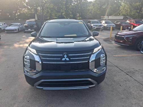 Gray 2025 Mitsubishi Outlander SE S-AWC