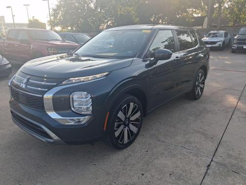 Gray 2025 Mitsubishi Outlander SE S-AWC