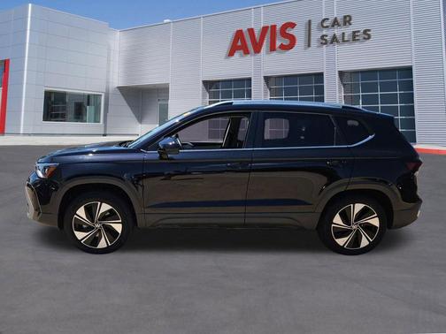 Deep Black Pearl 2025 Volkswagen Taos 1.5T SE