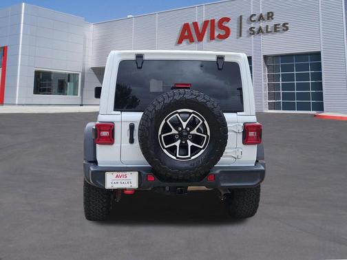 Bright White Clearcoat 2025 Jeep Wrangler Rubicon