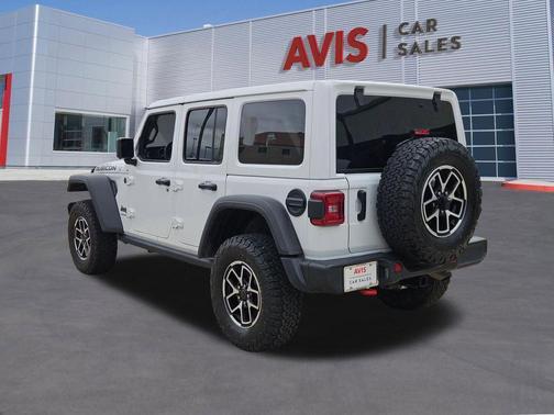 Bright White Clearcoat 2025 Jeep Wrangler Rubicon