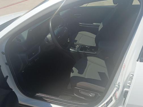 Snow White Pearl 2025 Kia K4 LXS