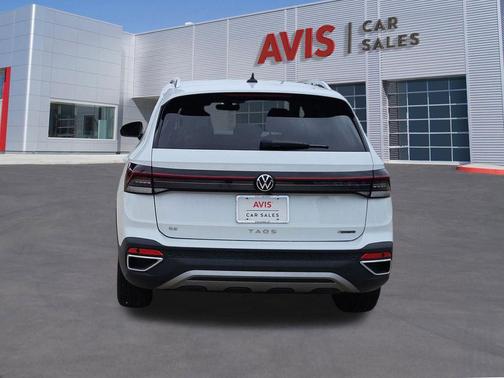 Pure White 2025 Volkswagen Taos 1.5T SE