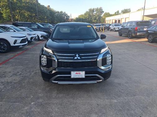 Black 2025 Mitsubishi Outlander SE S-AWC