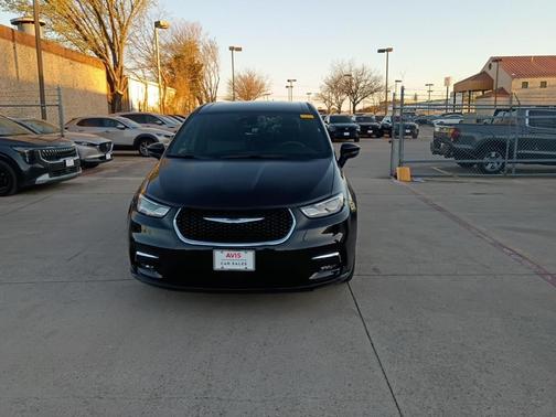 2025 Chrysler Pacifica L