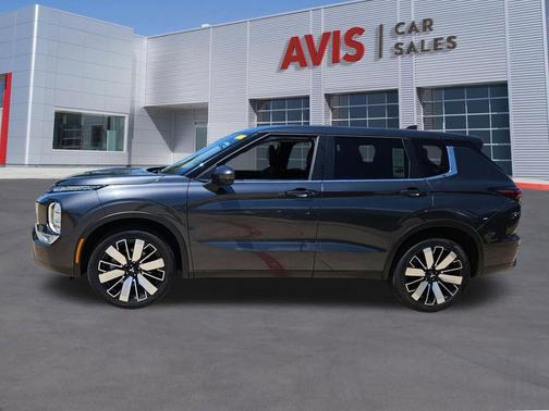 Gray 2025 Mitsubishi Outlander SE 2.5 2WD