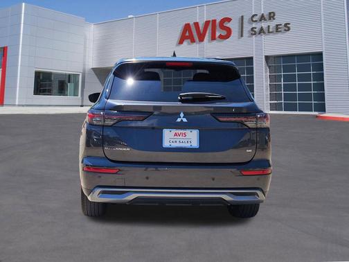 Gray 2025 Mitsubishi Outlander SE 2.5 2WD
