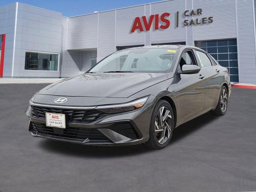 2025 Hyundai ELANTRA SEL