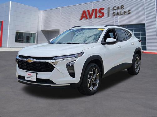 Summit White 2025 Chevrolet Trax LT