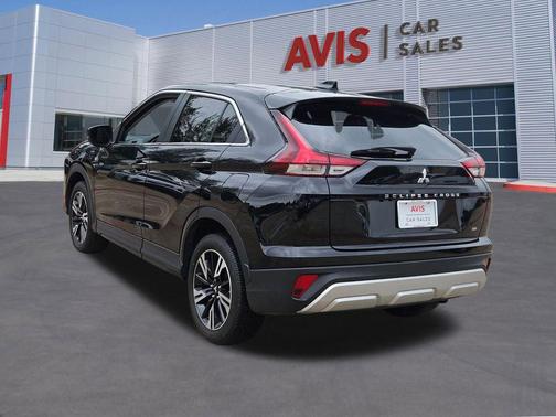 Labrador Black Pearl 2025 Mitsubishi Eclipse Cross SE