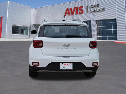 Lunar White 2025 Hyundai VENUE SEL