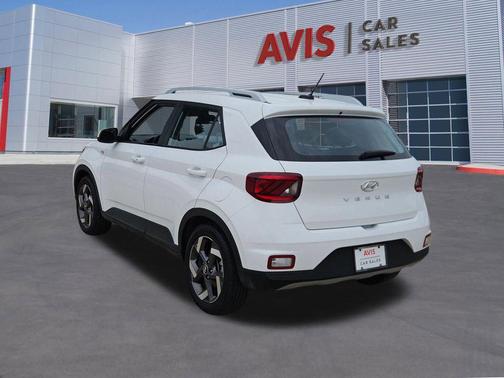 Lunar White 2025 Hyundai VENUE SEL