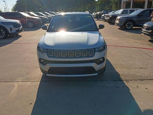 Silver Zynith Metallic Clearcoat 2025 Jeep Compass Limited