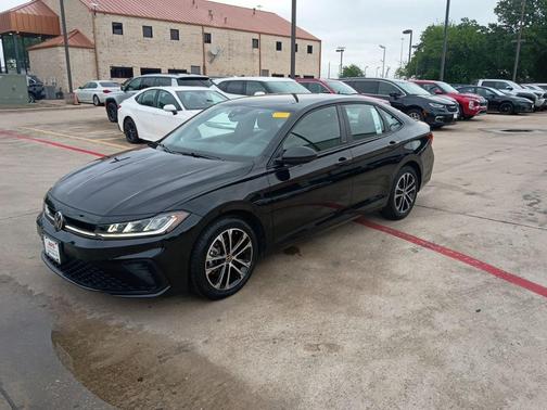 Deep Black Pearl 2025 Volkswagen Jetta 1.5T Sport