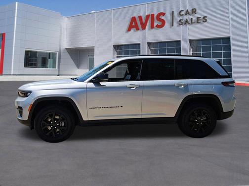 Silver Zynith 2025 Jeep Grand Cherokee Altitude