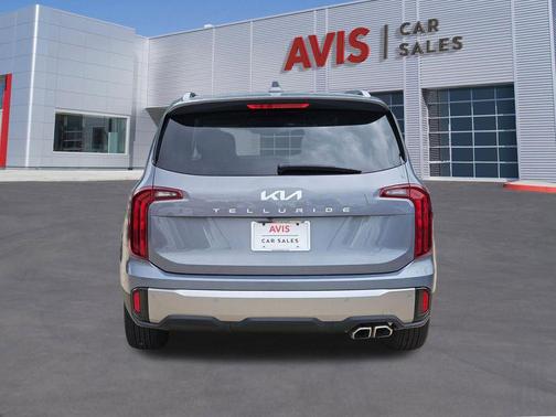 Everlasting Silver 2025 Kia Telluride S