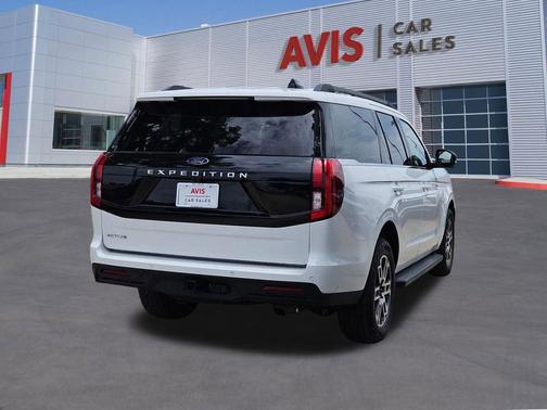 Oxford White 2025 Ford Expedition Active
