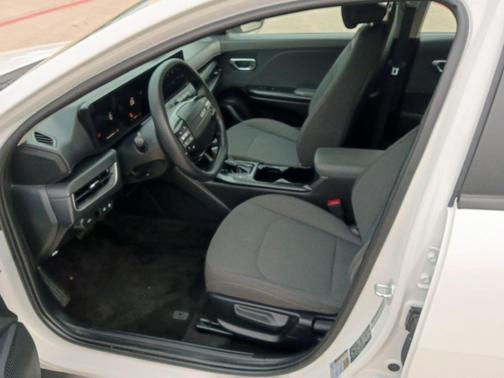 Snow White Pearl 2025 Kia K4 LXS