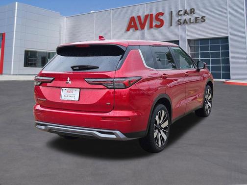 Red Diamond 2025 Mitsubishi Outlander SE 2.5 2WD