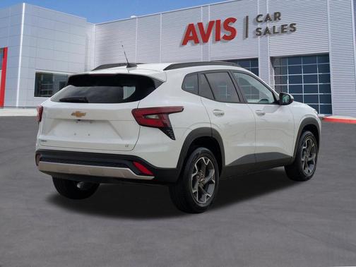 Summit White 2025 Chevrolet Trax LT
