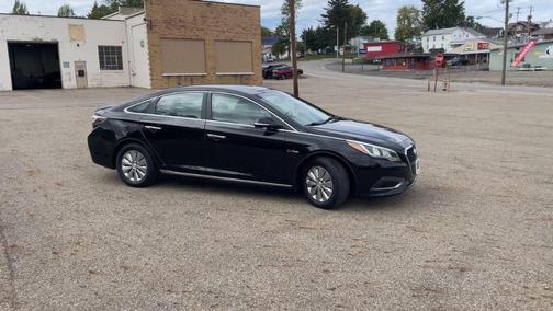 2016 Hyundai SONATA Hybrid SE