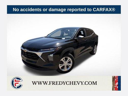 Mosaic Black Metallic 2024 Chevrolet Trax LS