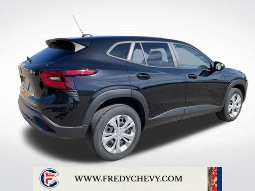 Mosaic Black Metallic 2024 Chevrolet Trax LS