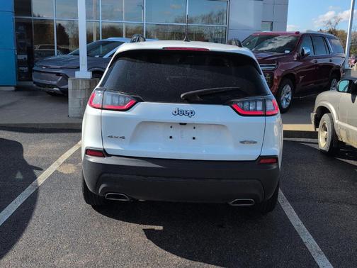 2022 Jeep Cherokee Latitude Lux