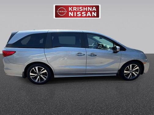 Lunar Silver Metallic 2023 Honda Odyssey Touring