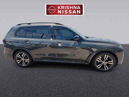 Dravit Gray Metallic 2024 BMW X7 M60i
