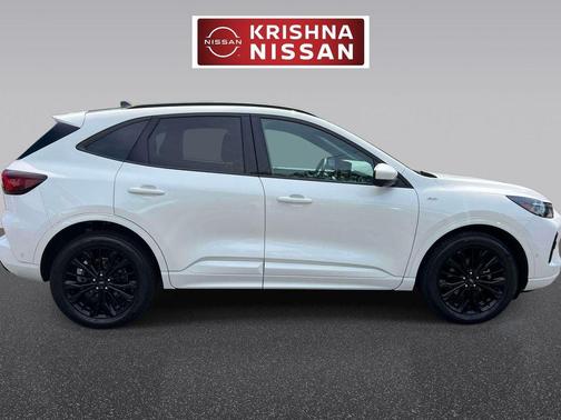 White Metallic 2023 Ford Escape ST-Line Elite