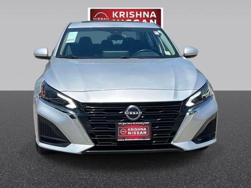 Brilliant Silver Metallic 2024 Nissan Altima 2.5 SV